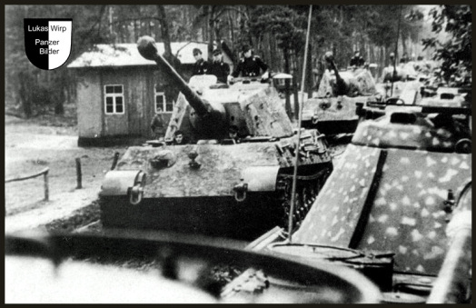 Tiger 2 Panzer während der Ardennenoffensive